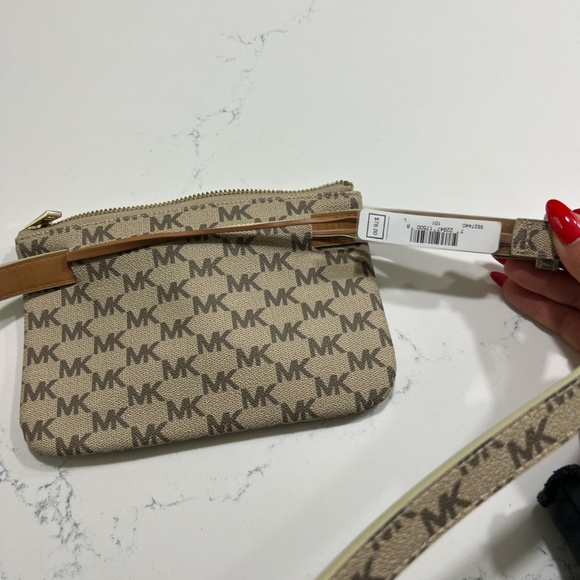 Michael Kors Belt Bag Fanny Pack - Picture 3 of 4